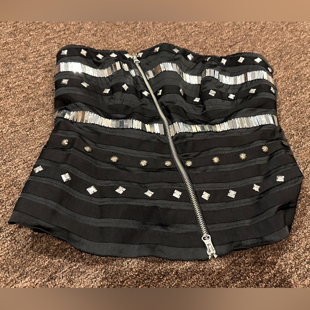 2B Bebe Black Strapless Embellished Sequin Zip-Front Crop Top